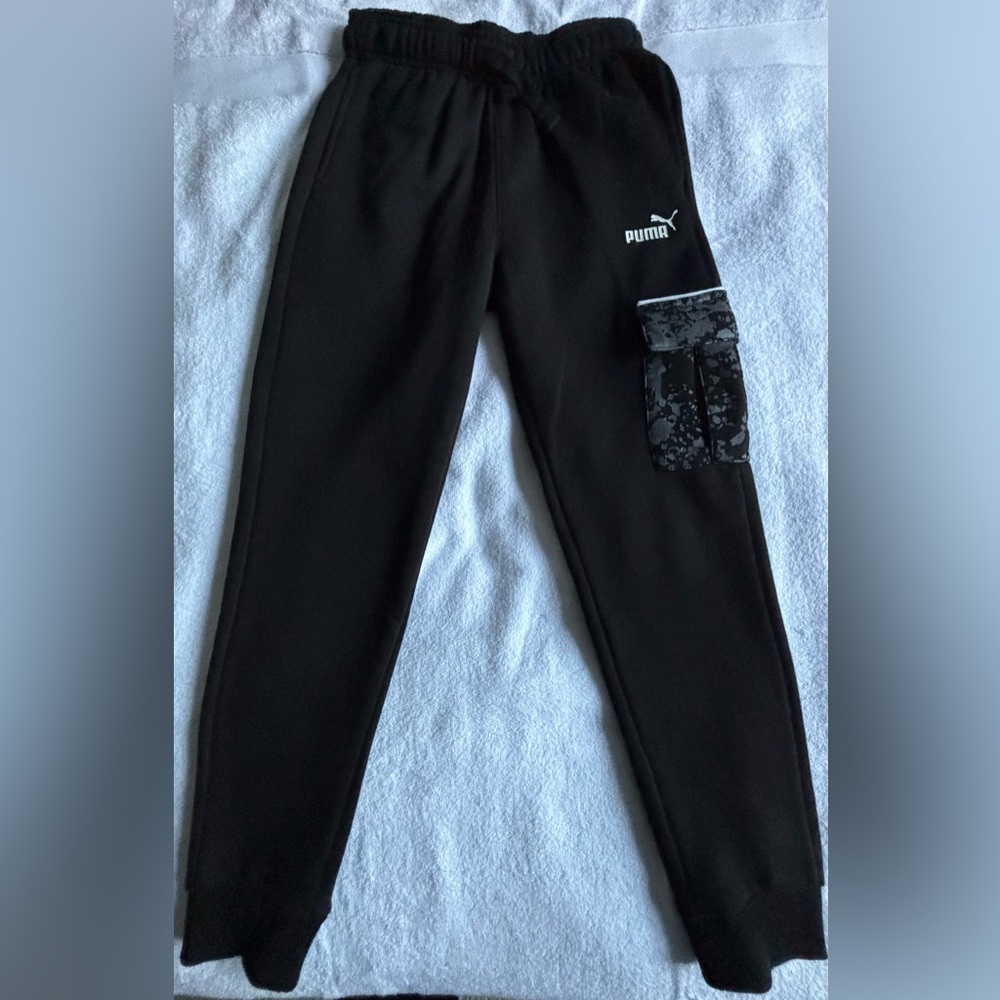 Brand new without tags black Puma boys sweatpants with cargo pocket size M 10/12